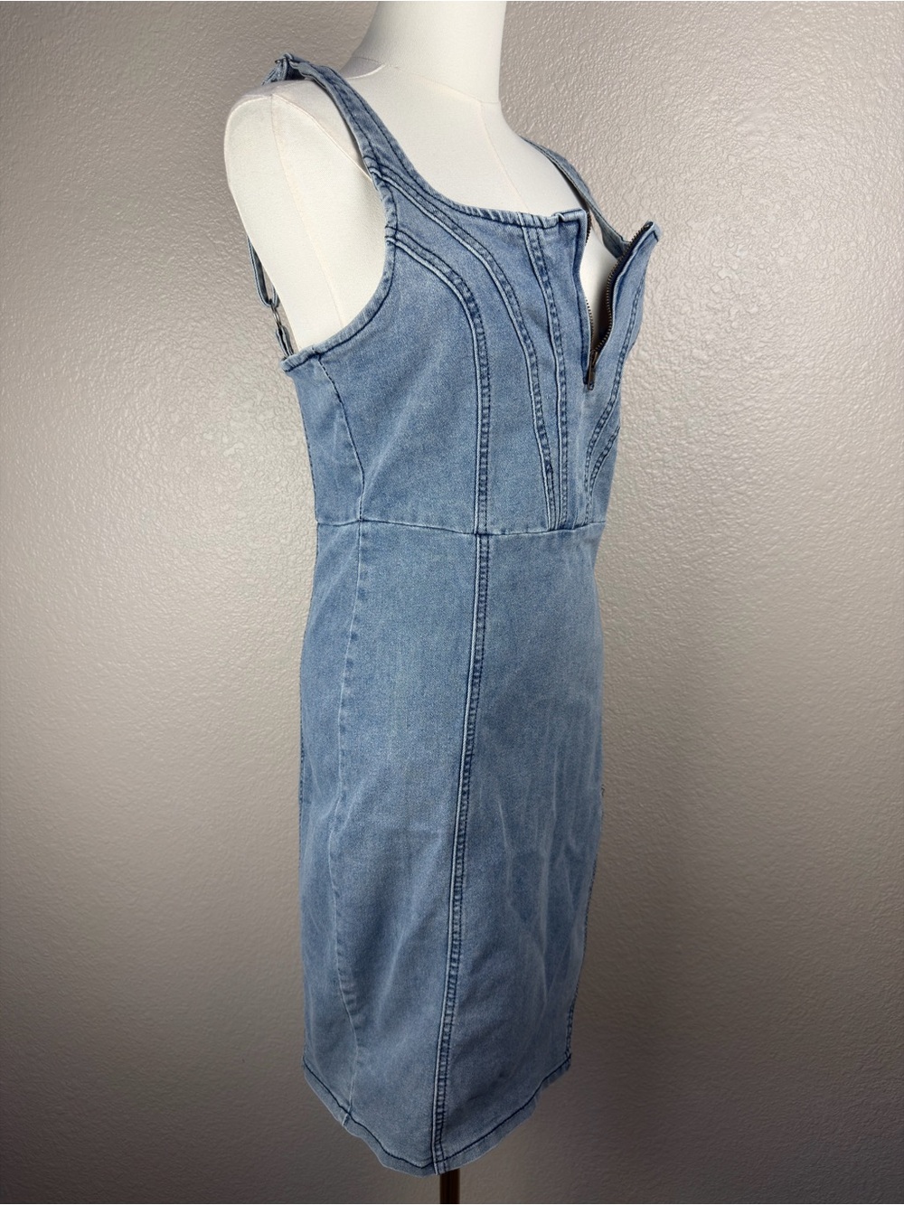 NWOT Blue Denim Midi Dress with Front Zip and Side Slit, Medium - Picture 3 of 7